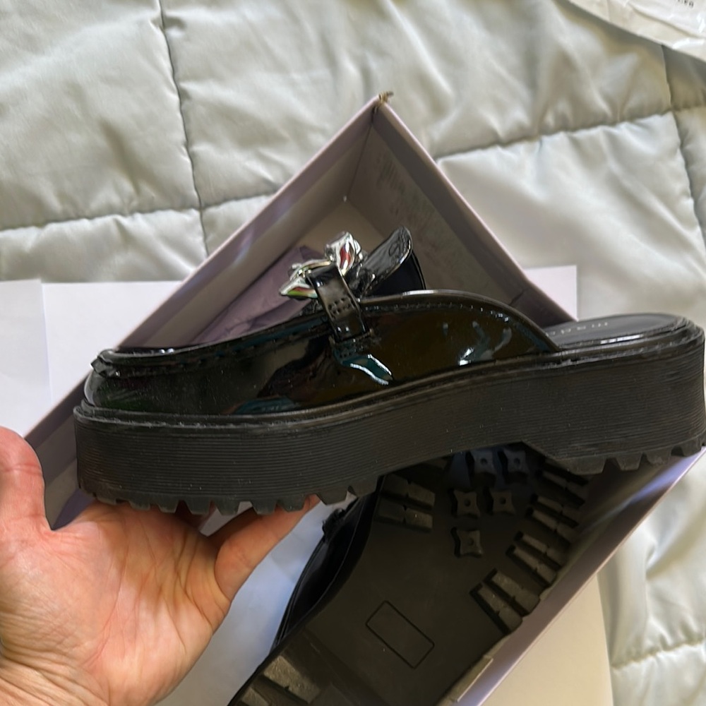 Madden Girl Black Chain Loafers  7 runs on the small side - Picture 5 of 13